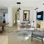 Deniz Manzarali Tas ヴィラ *