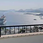 Deniz Manzarali Tas *