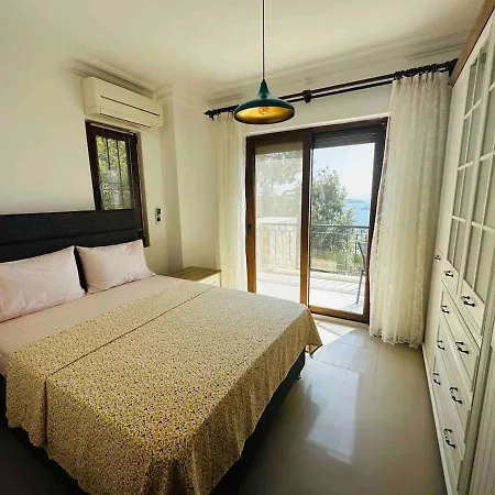 Deniz Manzarali Tas Villa *