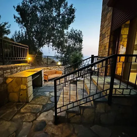 Deniz Manzarali Tas Villa Bodrum