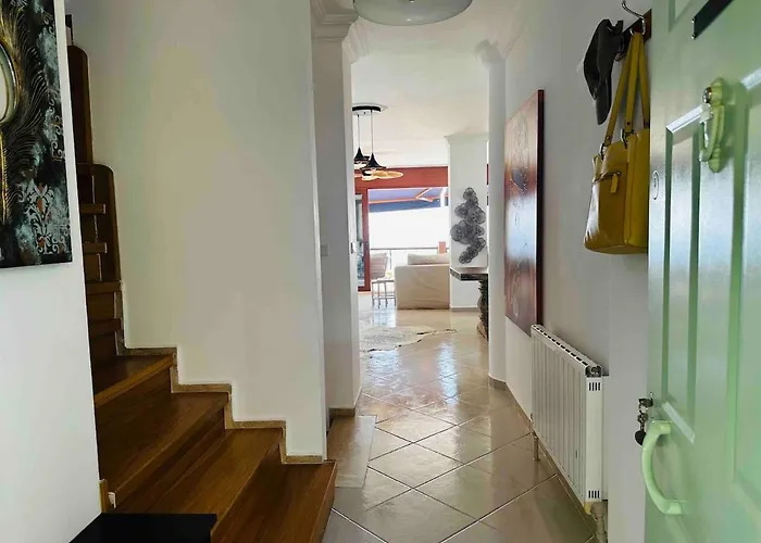 Deniz Manzarali Tas Willa *