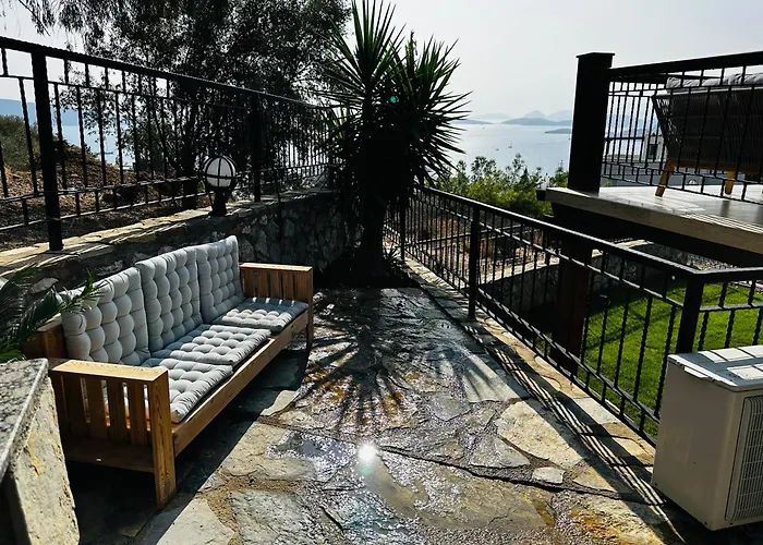 Willa Deniz Manzarali Tas