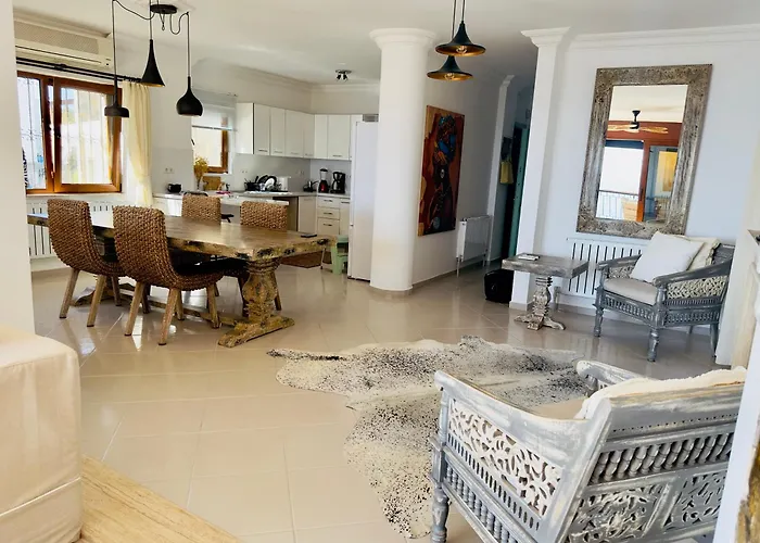 Deniz Manzarali Tas Willa