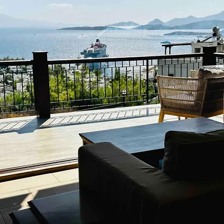 Deniz Manzarali Tas Villa *