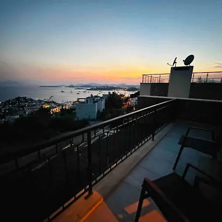 Deniz Manzarali Tas Villa