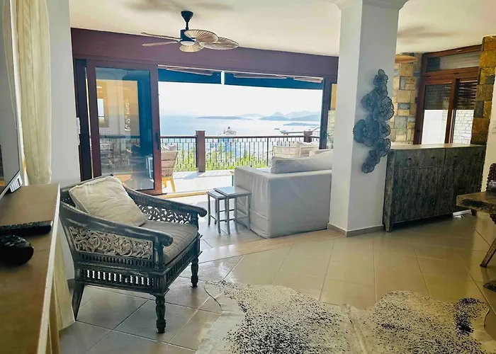 Deniz Manzarali Tas Villa *