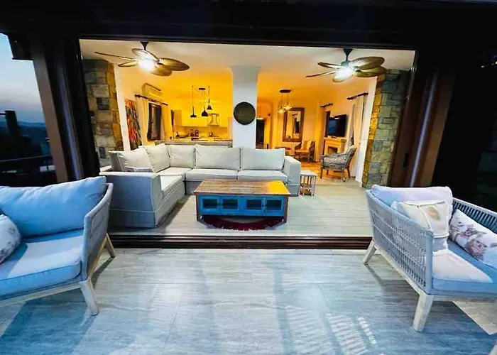 Deniz Manzarali Tas Villa