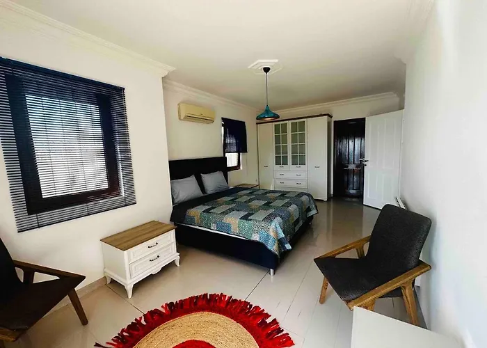 Deniz Manzarali Tas *