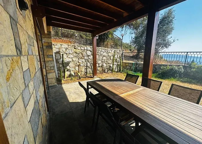 Deniz Manzarali Tas * Αλικαρνασσός