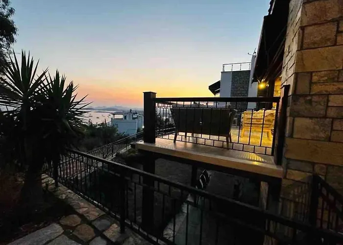 Deniz Manzarali Tas Αλικαρνασσός