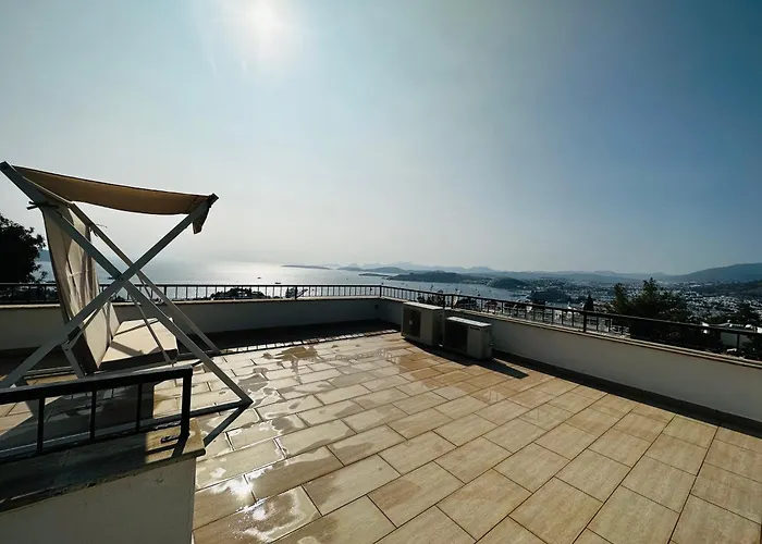 Deniz Manzarali Tas Villa