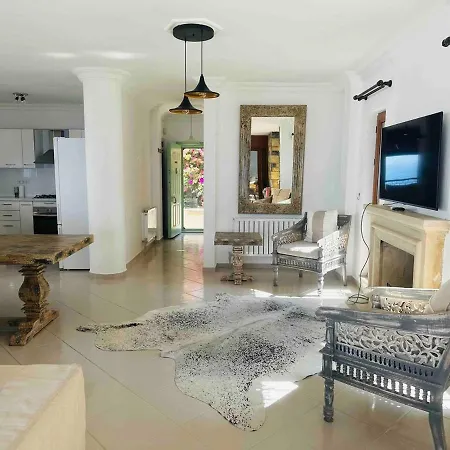 Deniz Manzarali Tas Вилла *