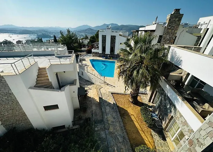 Deniz Manzarali Tas Villa Bodrum
